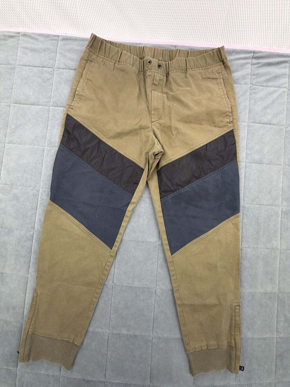 Moncler Men's Pantalone Sportivo Chino Olive Color block Pants Size 52 US 36x29
